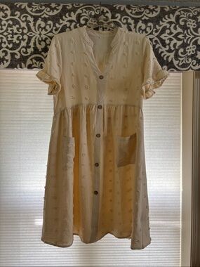 Light Cream Button-Front Women’s Dress with Short Sleeves